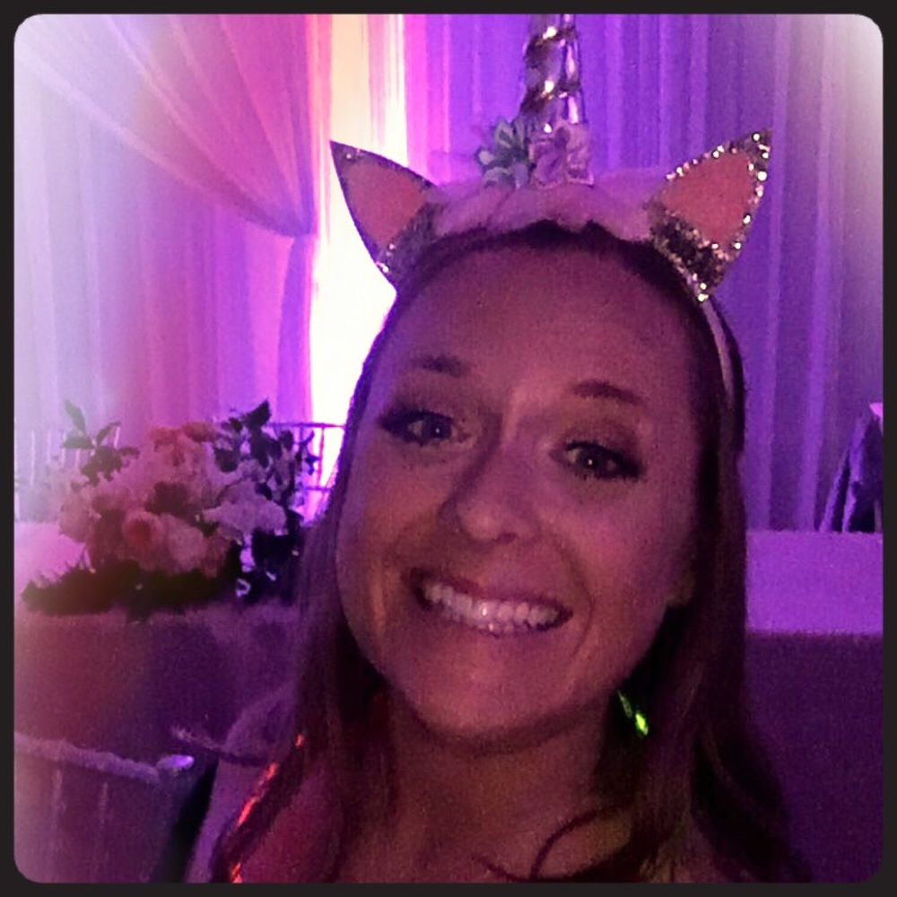 Meet your Posher, Brooke